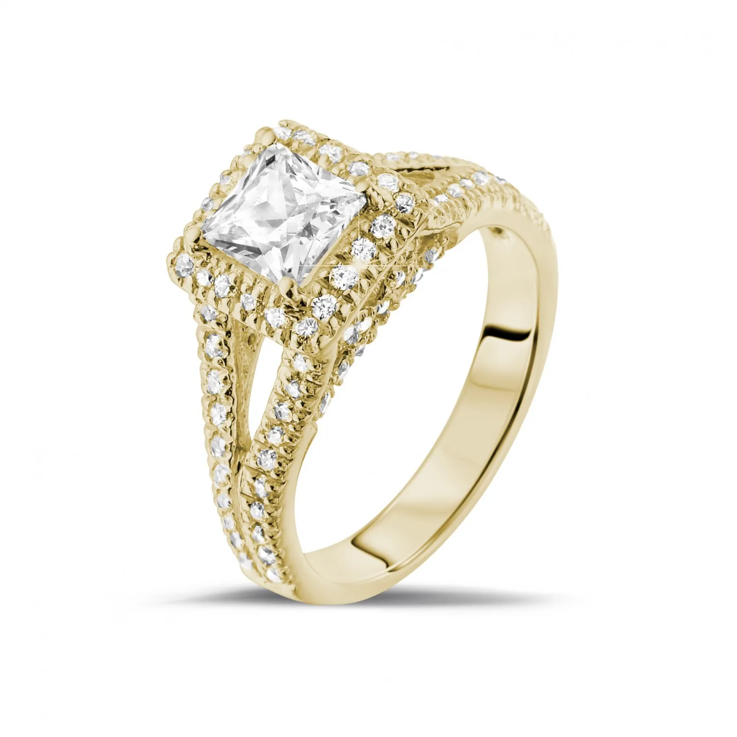 1.00 quilates anillo solitario en oro amarillo con diamante talla princesa y diamantes laterales 