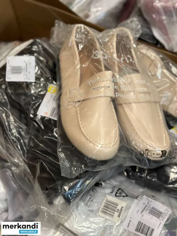 4 € por par en un conjunto de zapatos con variedad de modelos y tallas, palet de stock restante, que incluye cartón mixto, zapat