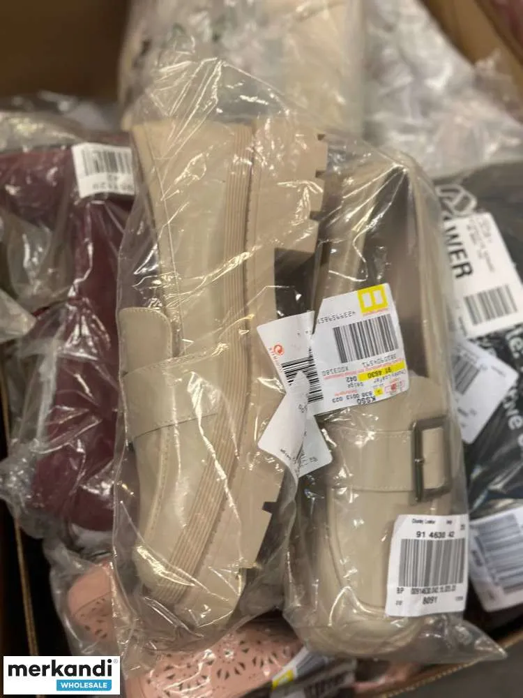 4 € por par en una mezcla de zapatos, mezcla de cartón, que incluye diferentes modelos y tamaños, incluyendo zapatos de hombre, 