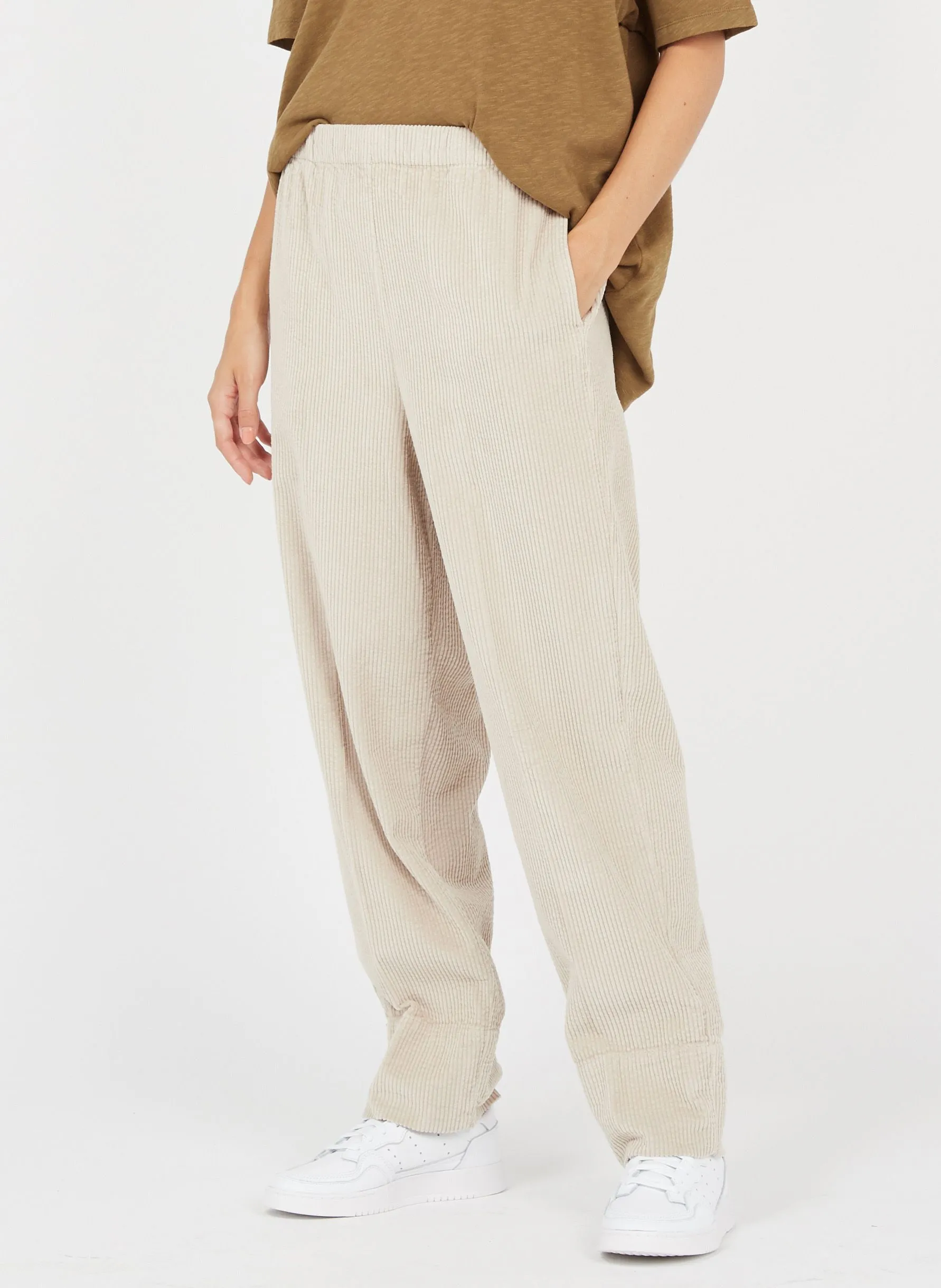 AMERICAN VINTAGE PADOW  PANTALóN ANCHO DE PANA DE TALLE ALTO EN BEIGE
