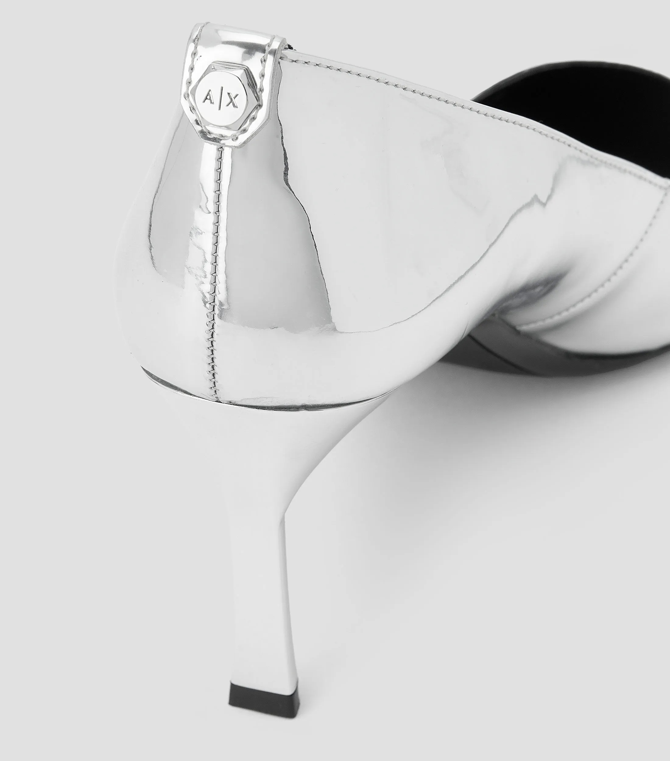 Armani Exchange Zapatillas con Tacón Medio Media Luna Mujer