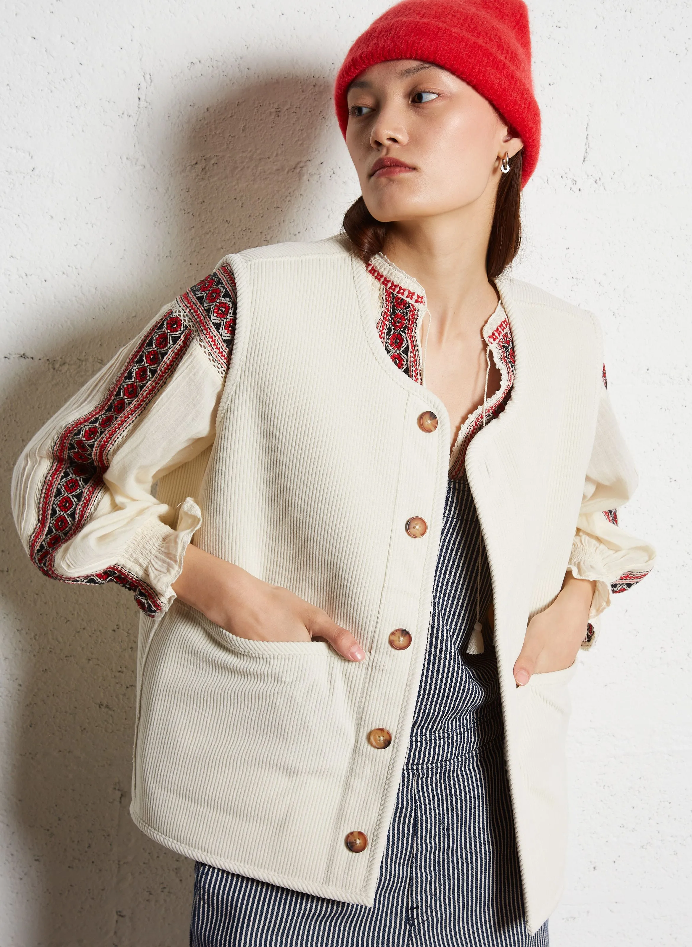 BARNEY  CHAQUETA DE CUELLO REDONDO REVERSIBLE DE SHERPA. EN BEIGE