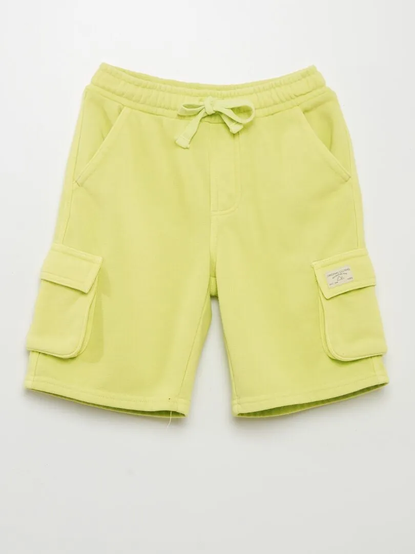 BERMUDAS CON BOLSILLOS EN LOS LATERALES  VERDE