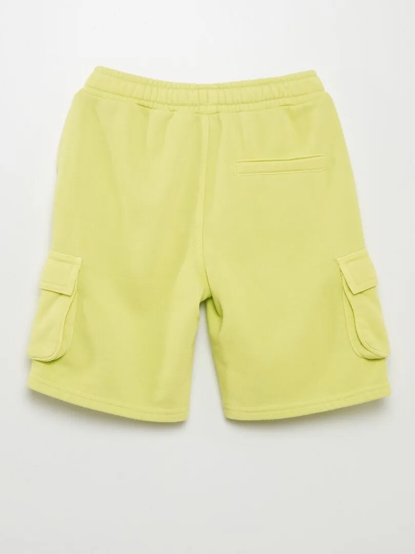 BERMUDAS CON BOLSILLOS EN LOS LATERALES  VERDE