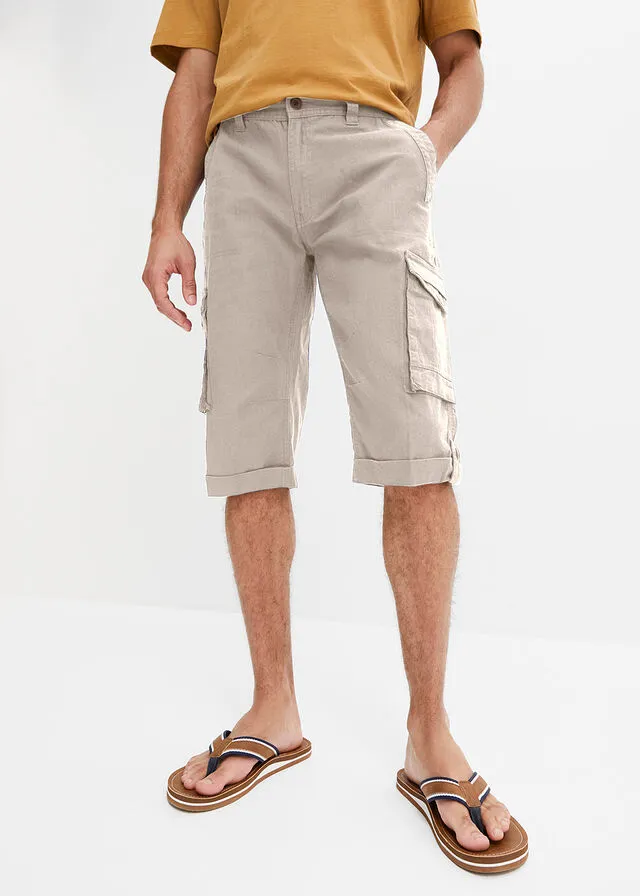 Bermudas largas tipo cargo con lino masilla