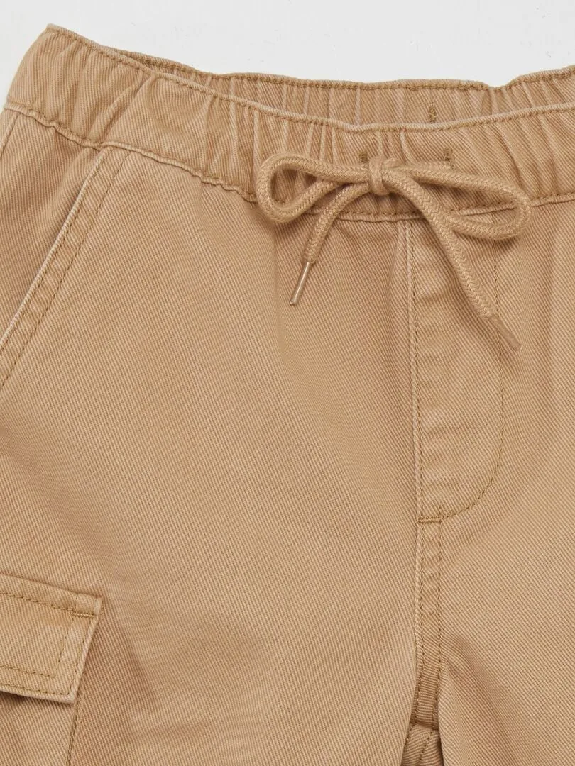 BERMUDAS RECTAS CON BOLSILLOS EN LOS LATERALES  BEIGE