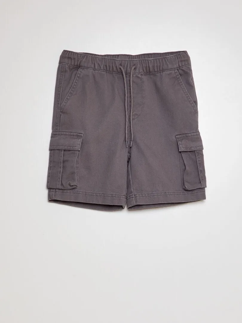 BERMUDAS RECTAS CON BOLSILLOS EN LOS LATERALES  GRIS