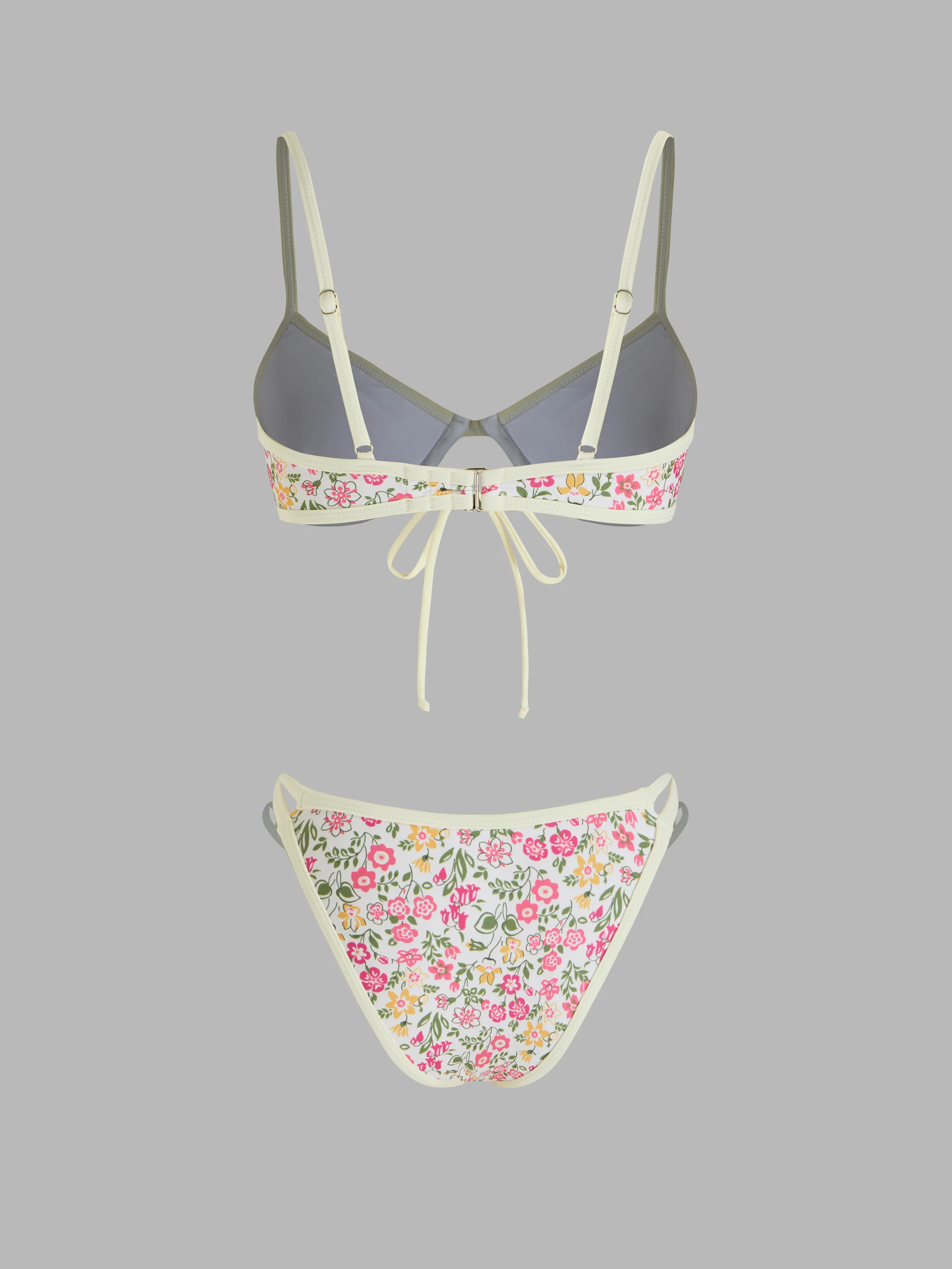 Bikini con aros y escote en V de estampado floral