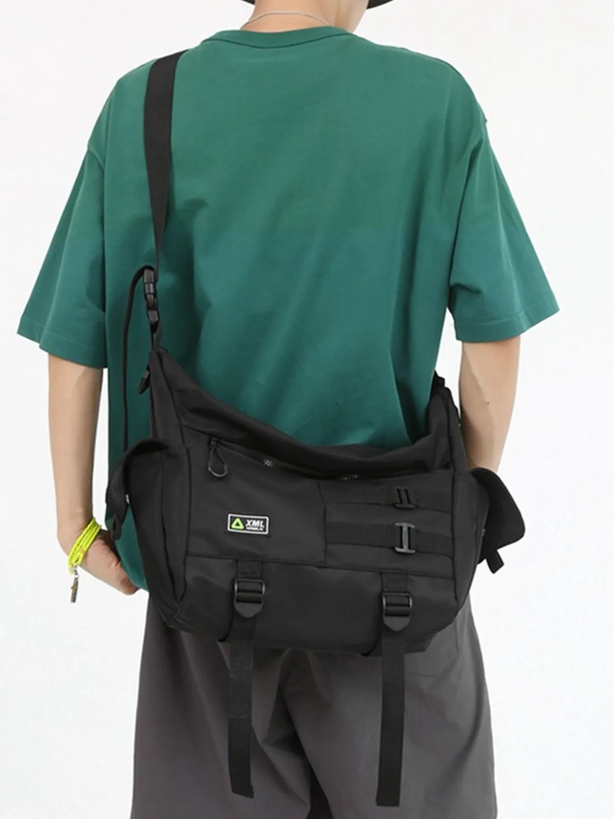 Bolso bandolera grande de nailon con correa con hebilla