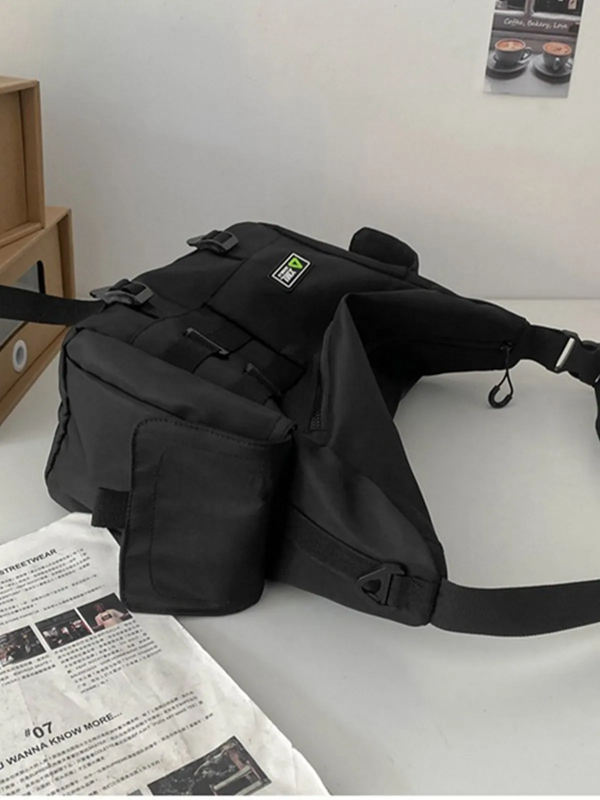 Bolso bandolera grande de nailon con correa con hebilla