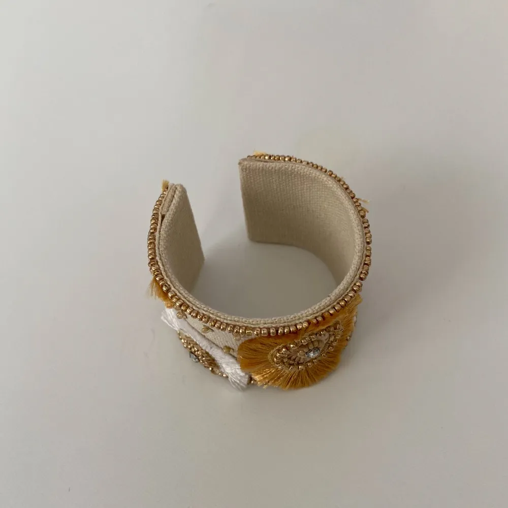 Brazalete Mambo Beige Oro