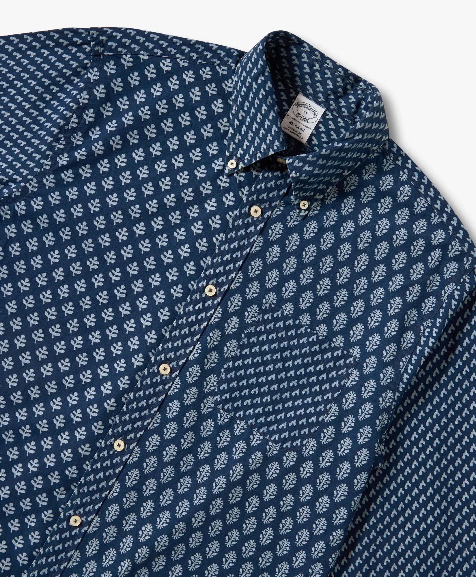 Camisa informal para hombre índigo en popelina de algodón estampada con cuello button down