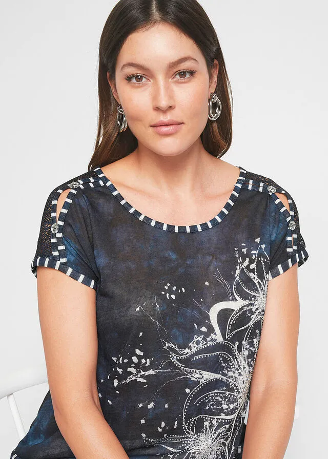 CAMISETA CON EFECTO BATIK Y PEDRERíA AZULBLANCO LANA ESTAMPADO