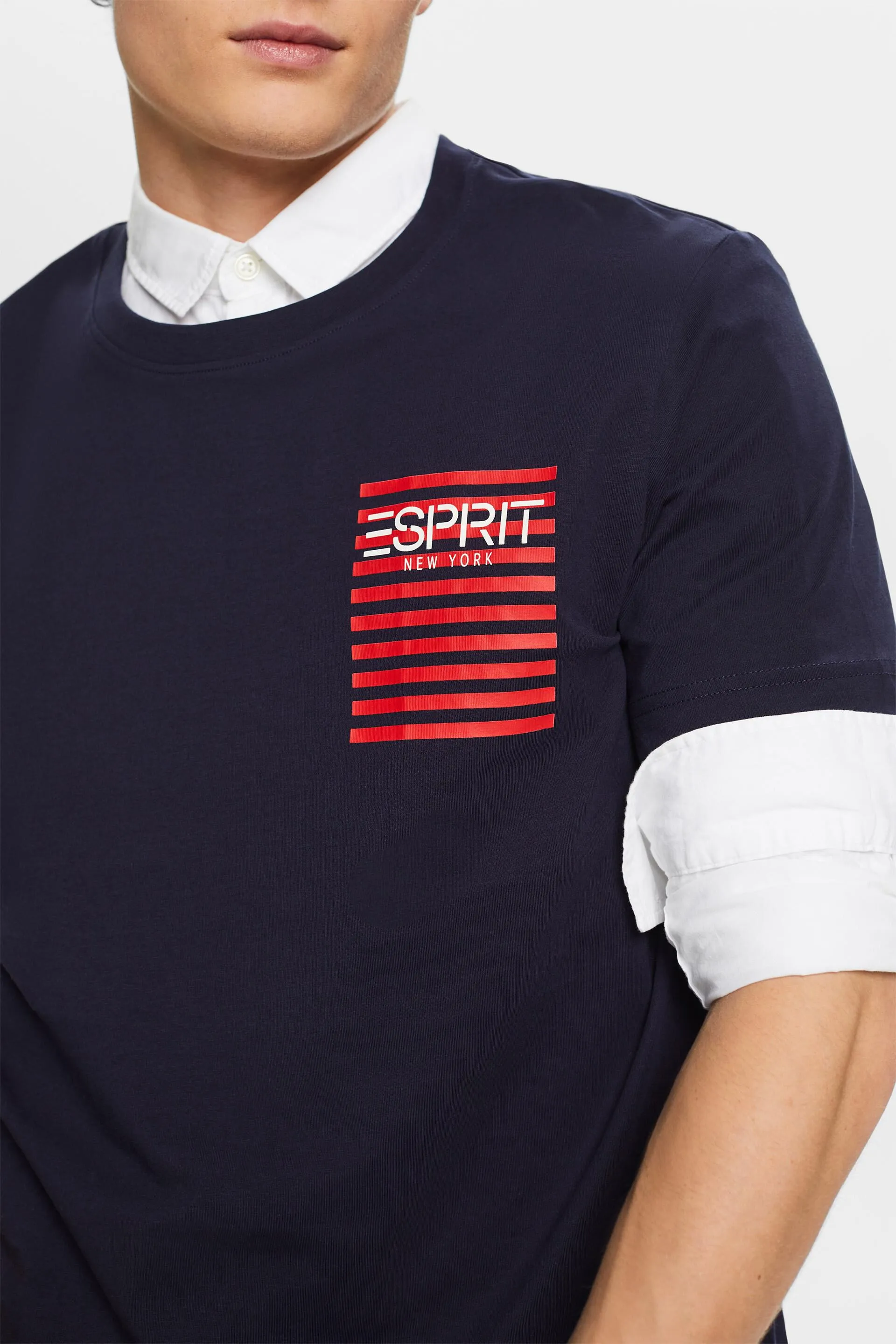Camiseta con logotipo