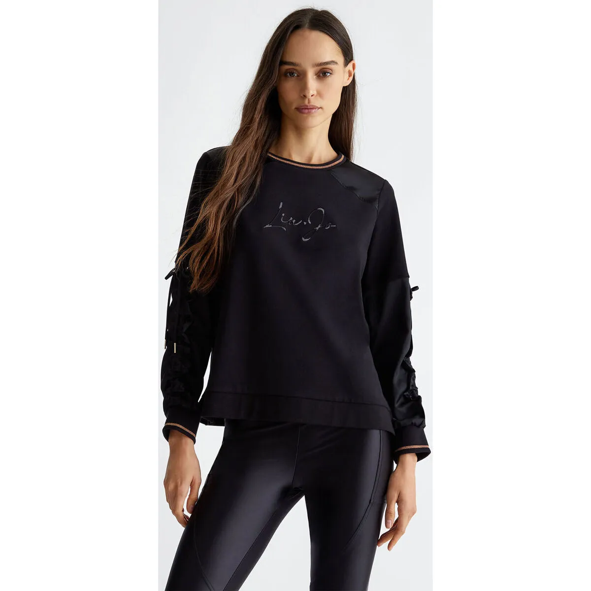 Camiseta con minitachuelas