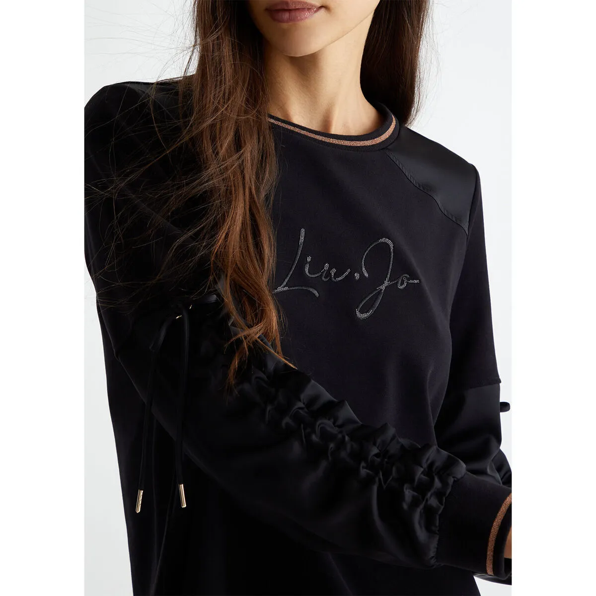 Camiseta con minitachuelas
