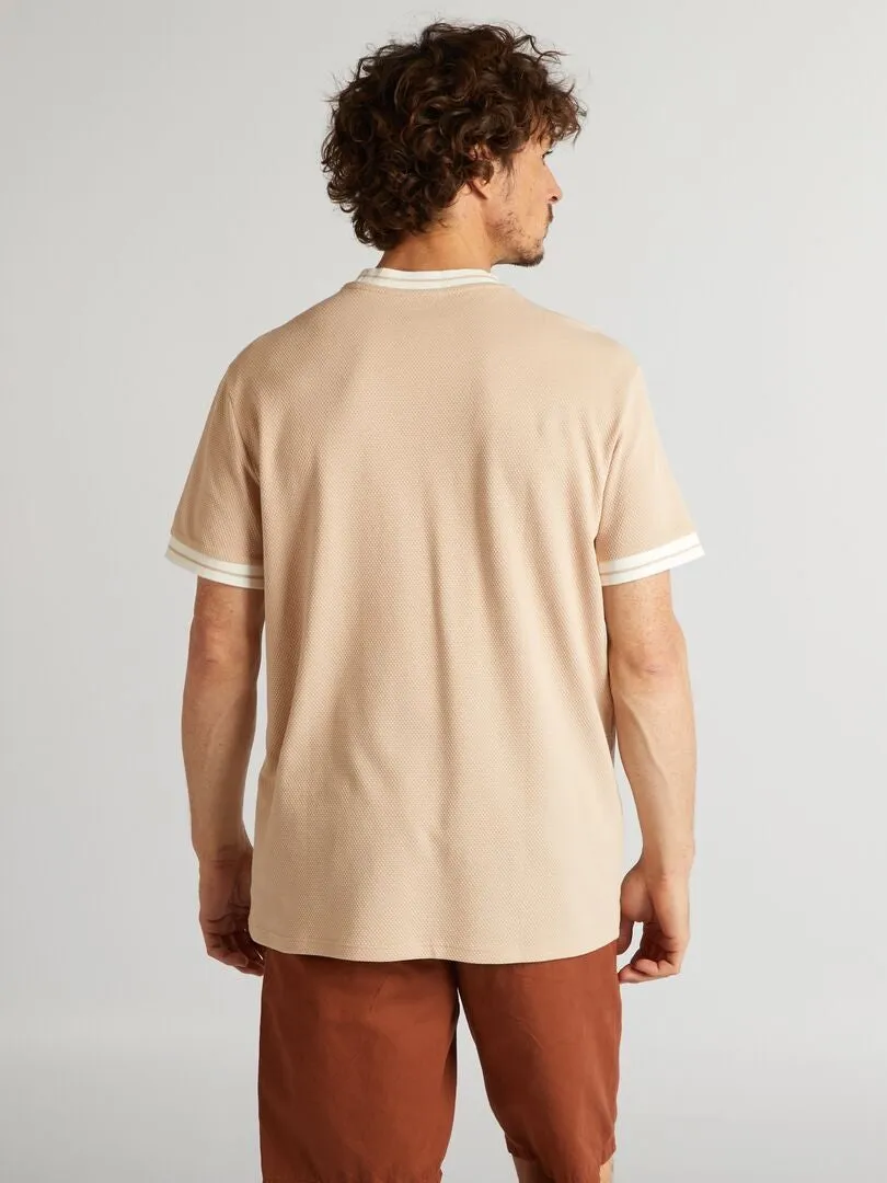 CAMISETA CON TEXTURA Y RIBETES EN CONTRASTE  BEIGE