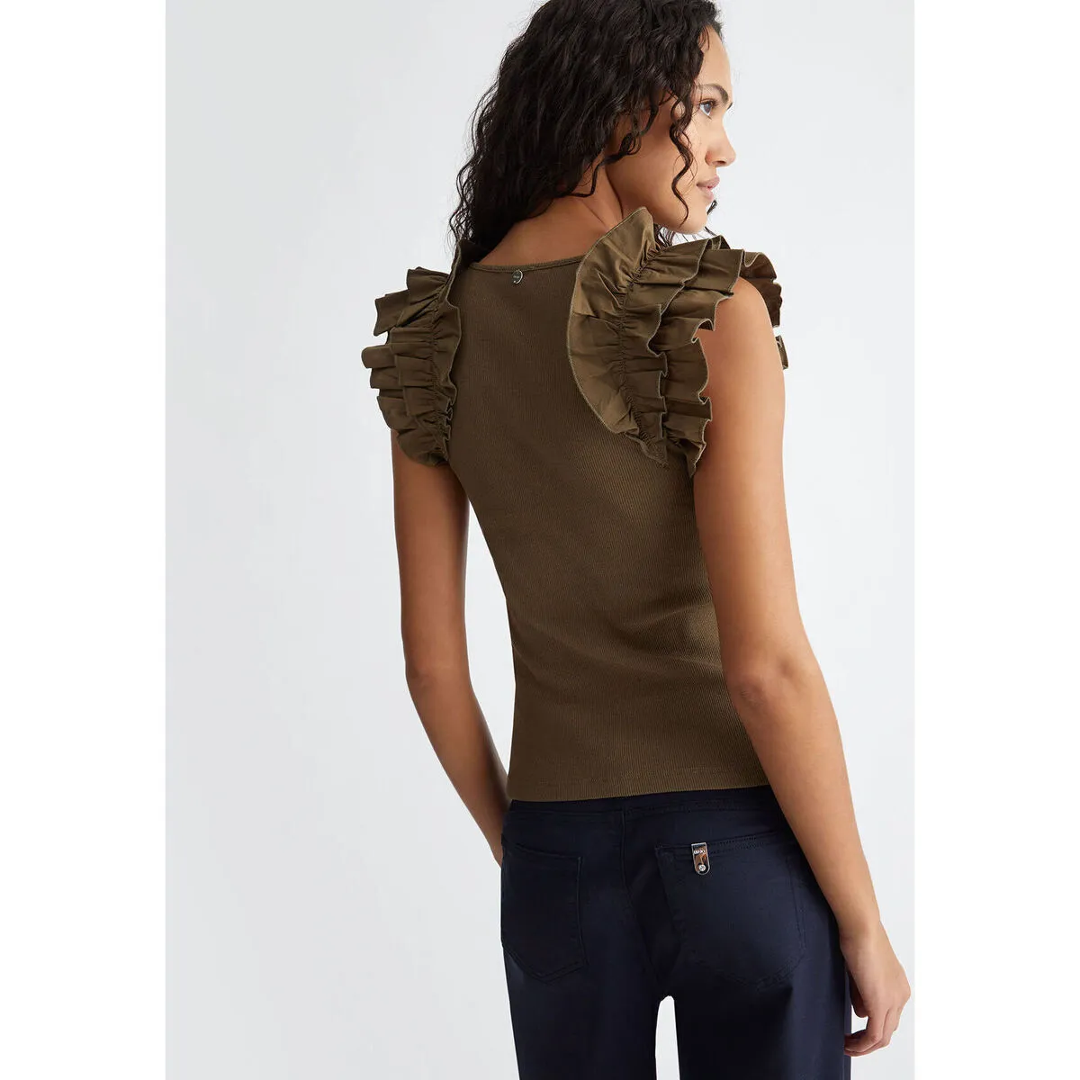 Camiseta con volantes