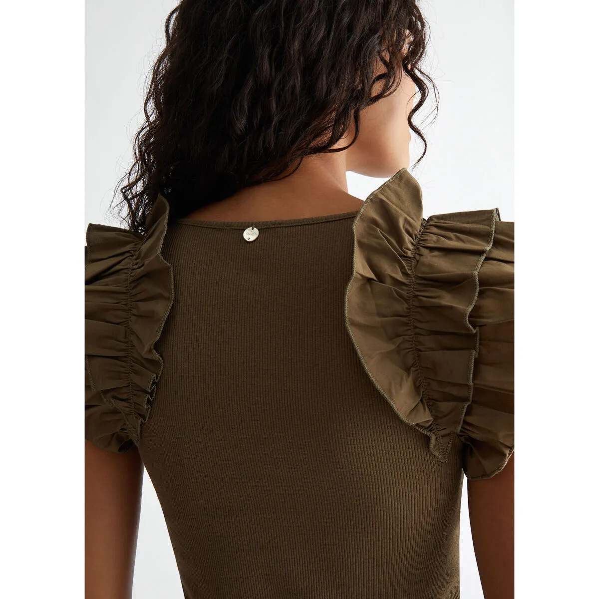 Camiseta con volantes