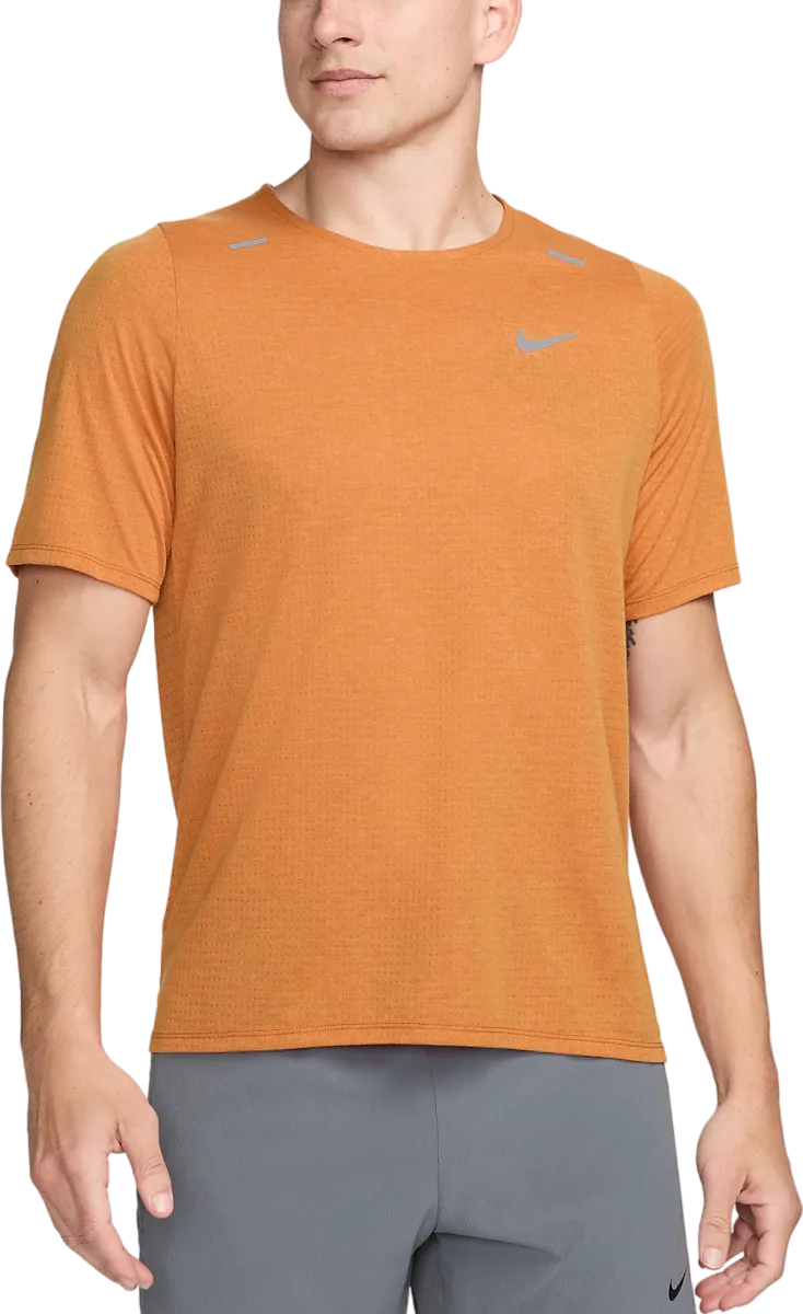 Camiseta Nike Rise 365