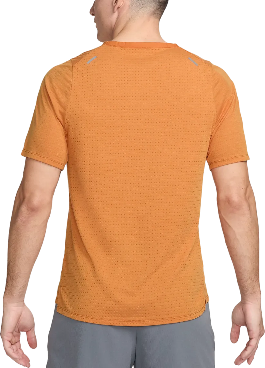 Camiseta Nike Rise 365