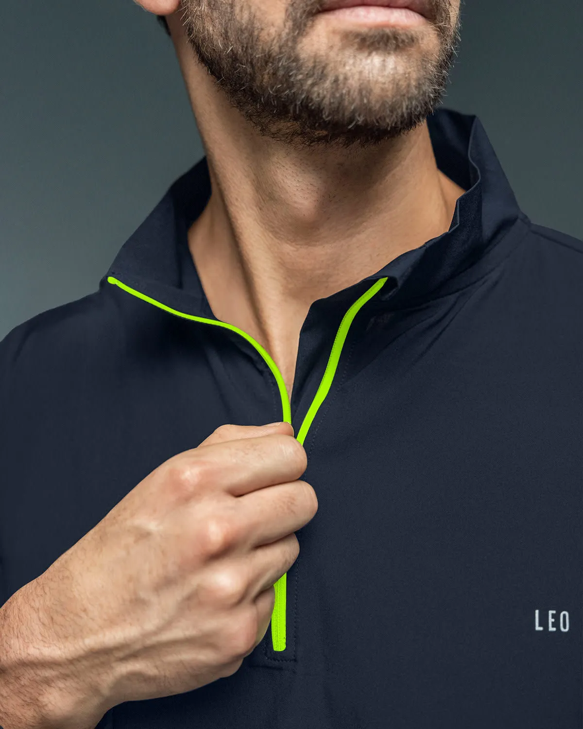 Chaqueta deportiva masculina con base textil ultrasuave y ligera