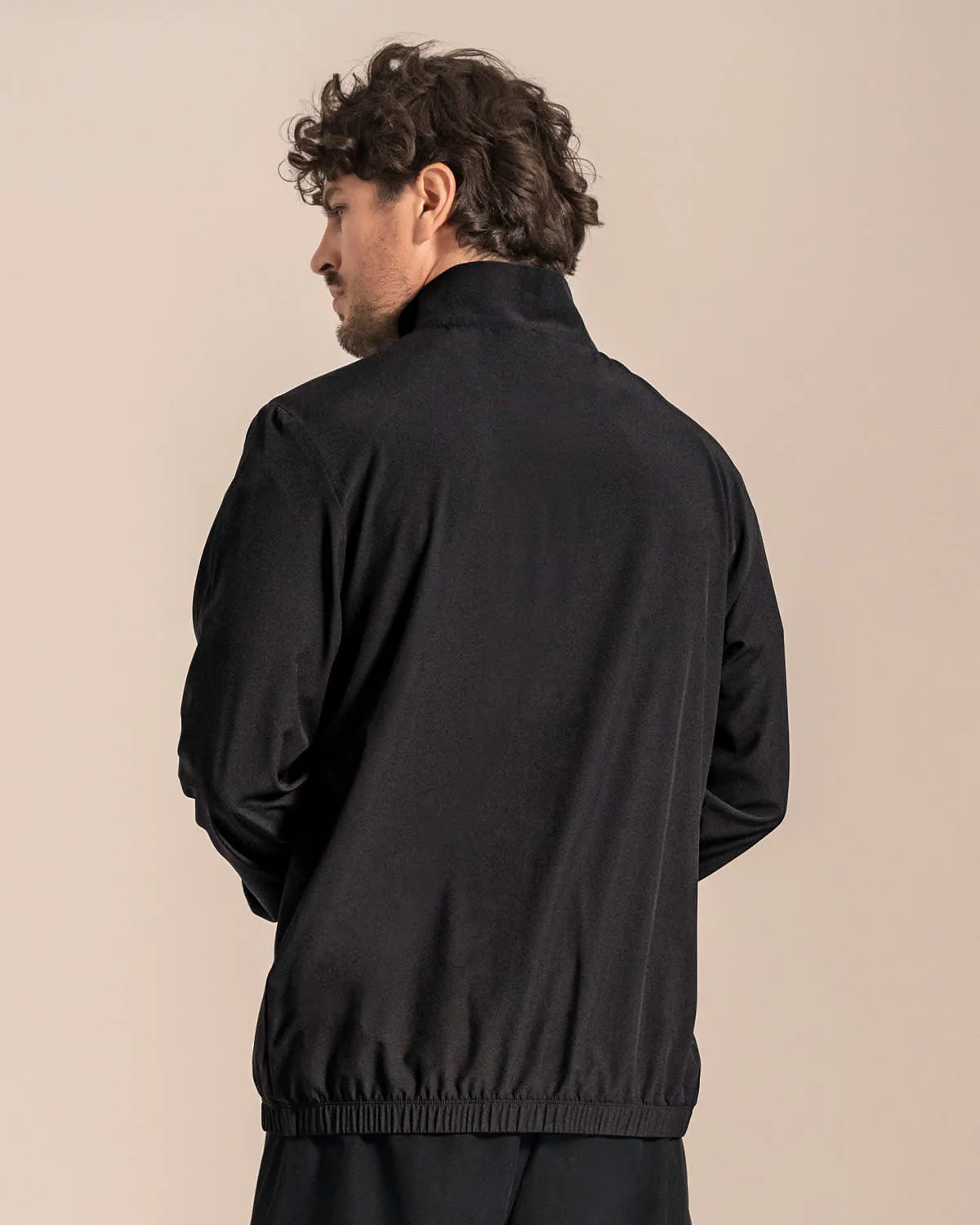 Chaqueta deportiva masculina con base textil ultrasuave y ligera