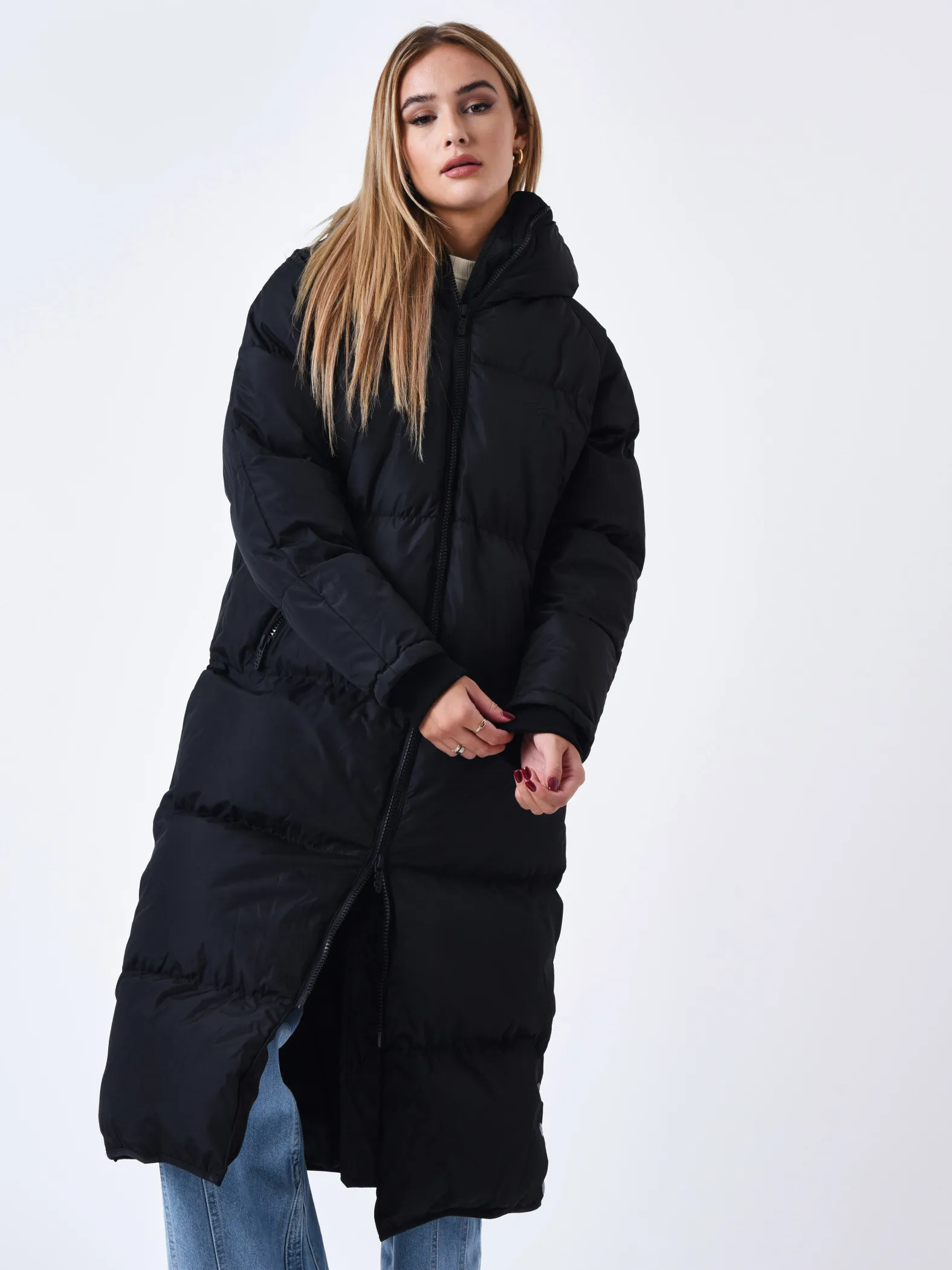 Chaqueta larga con capucha