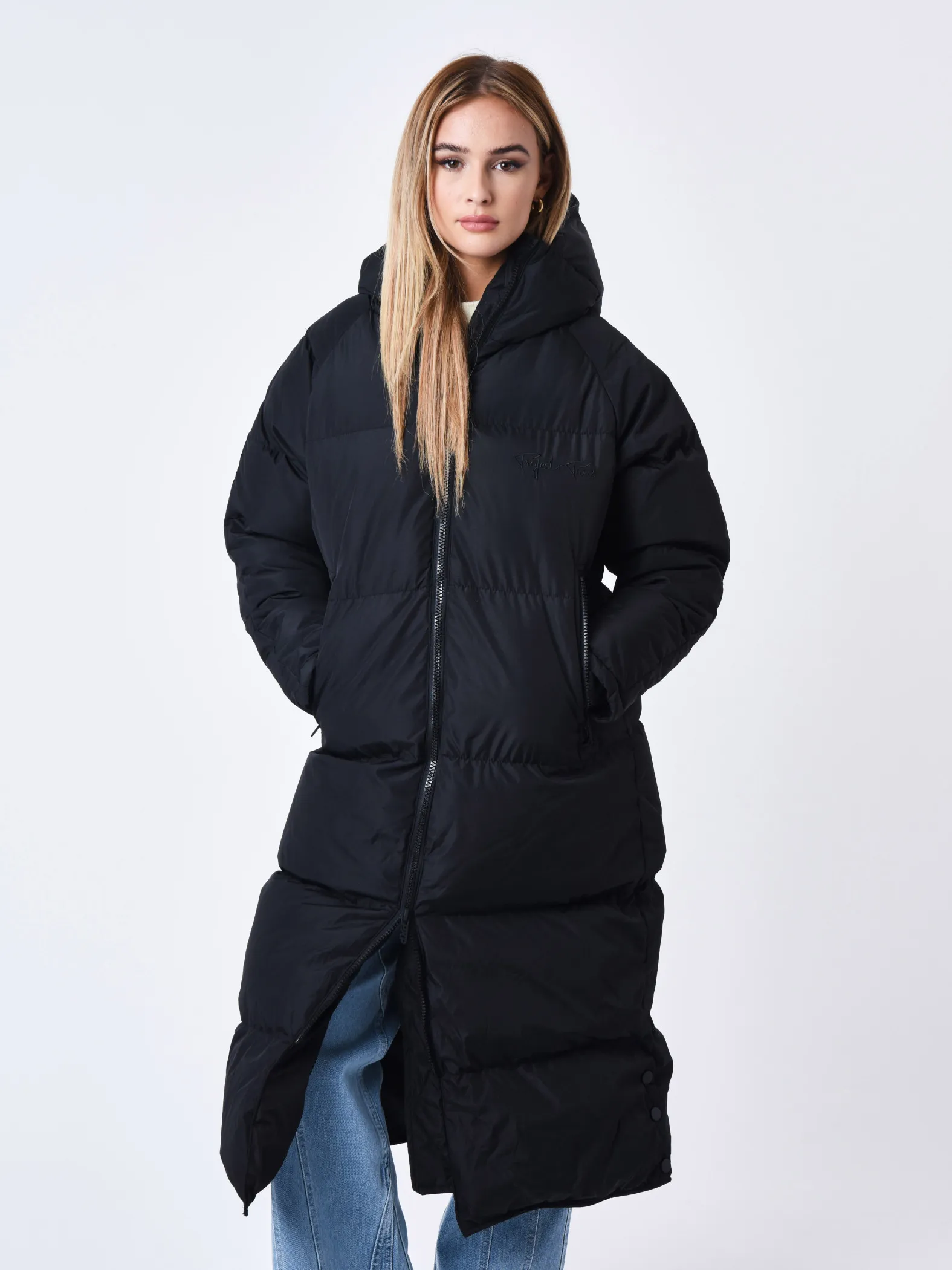 Chaqueta larga con capucha