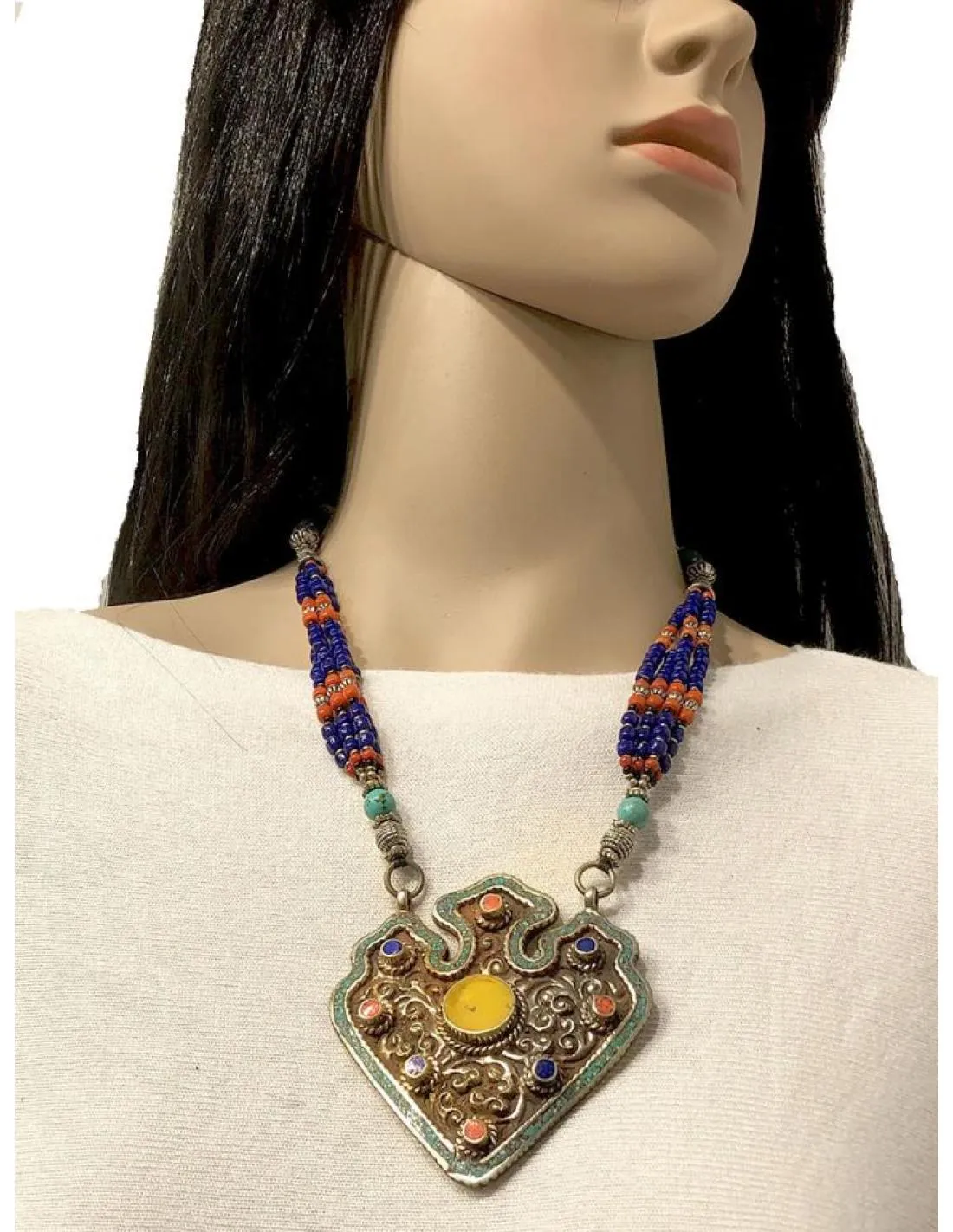 COLLARES PLATA CORTOS CON PRECIOSO MEDALLON NEPAL ARTESANAL