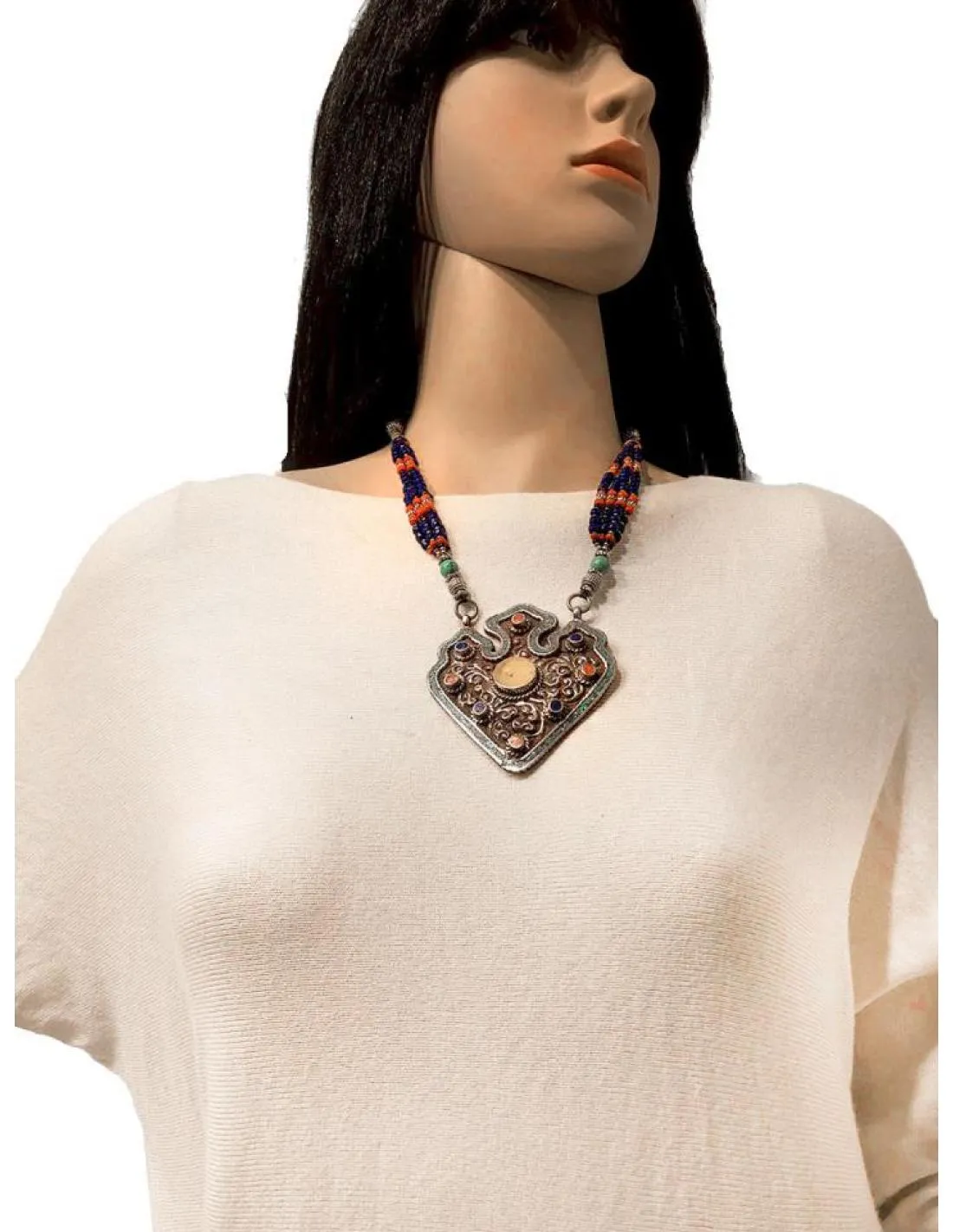 COLLARES PLATA CORTOS CON PRECIOSO MEDALLON NEPAL ARTESANAL