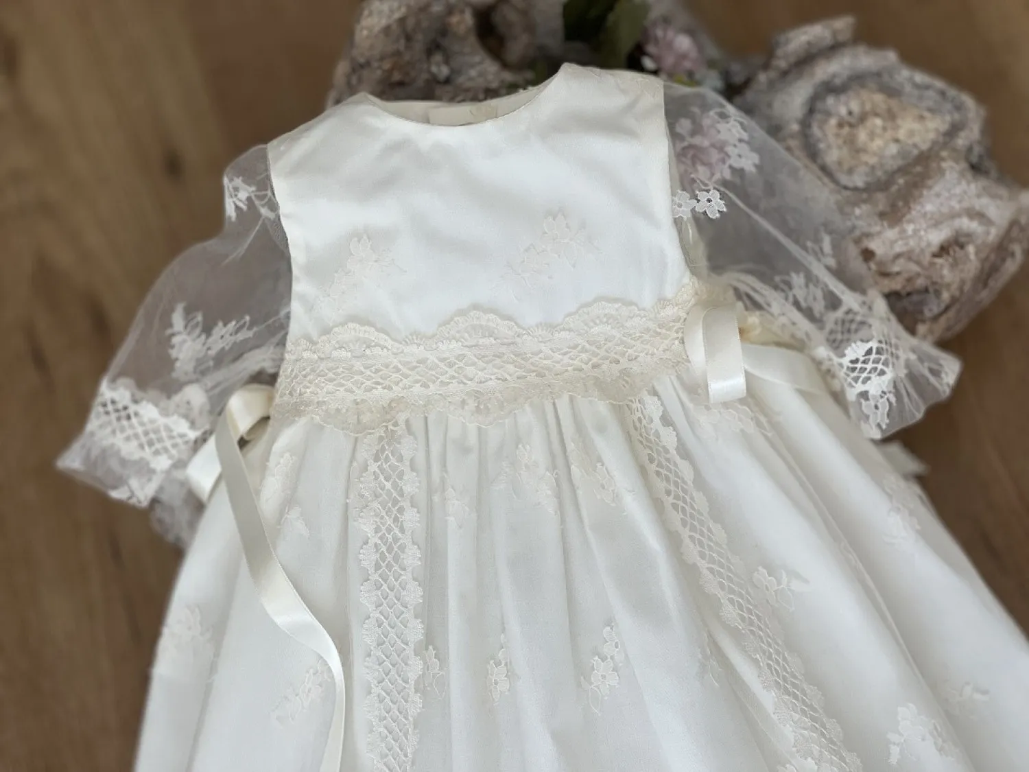 Conjunto unisex de Faldón y capota con manga Francesa