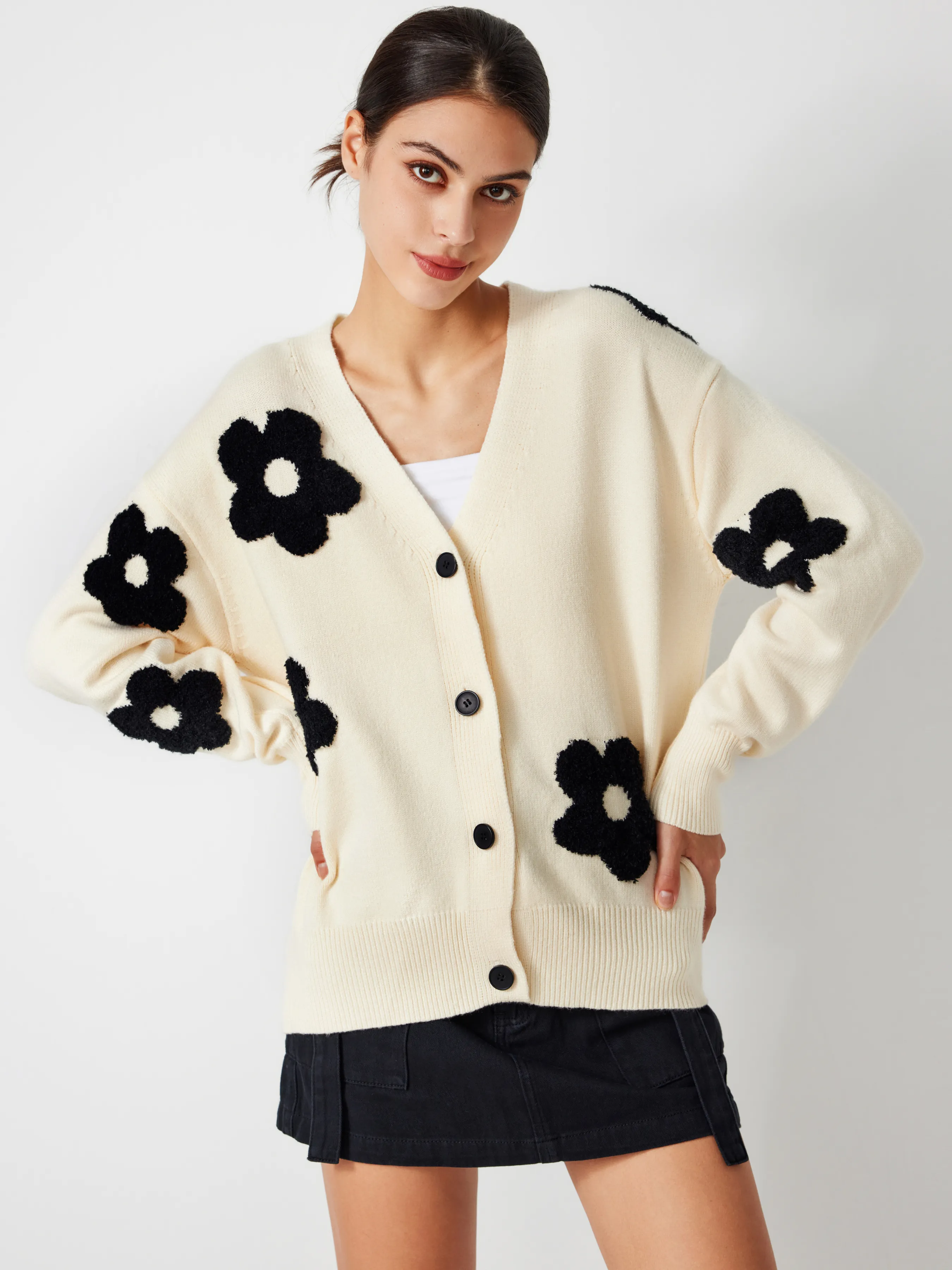 Cárdigan con botones y estampado floral de cuello en V
