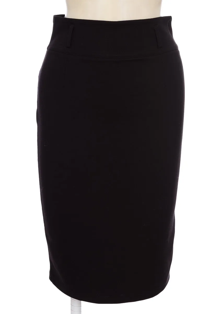 FALDA COLOR NEGRO  POSITIVA