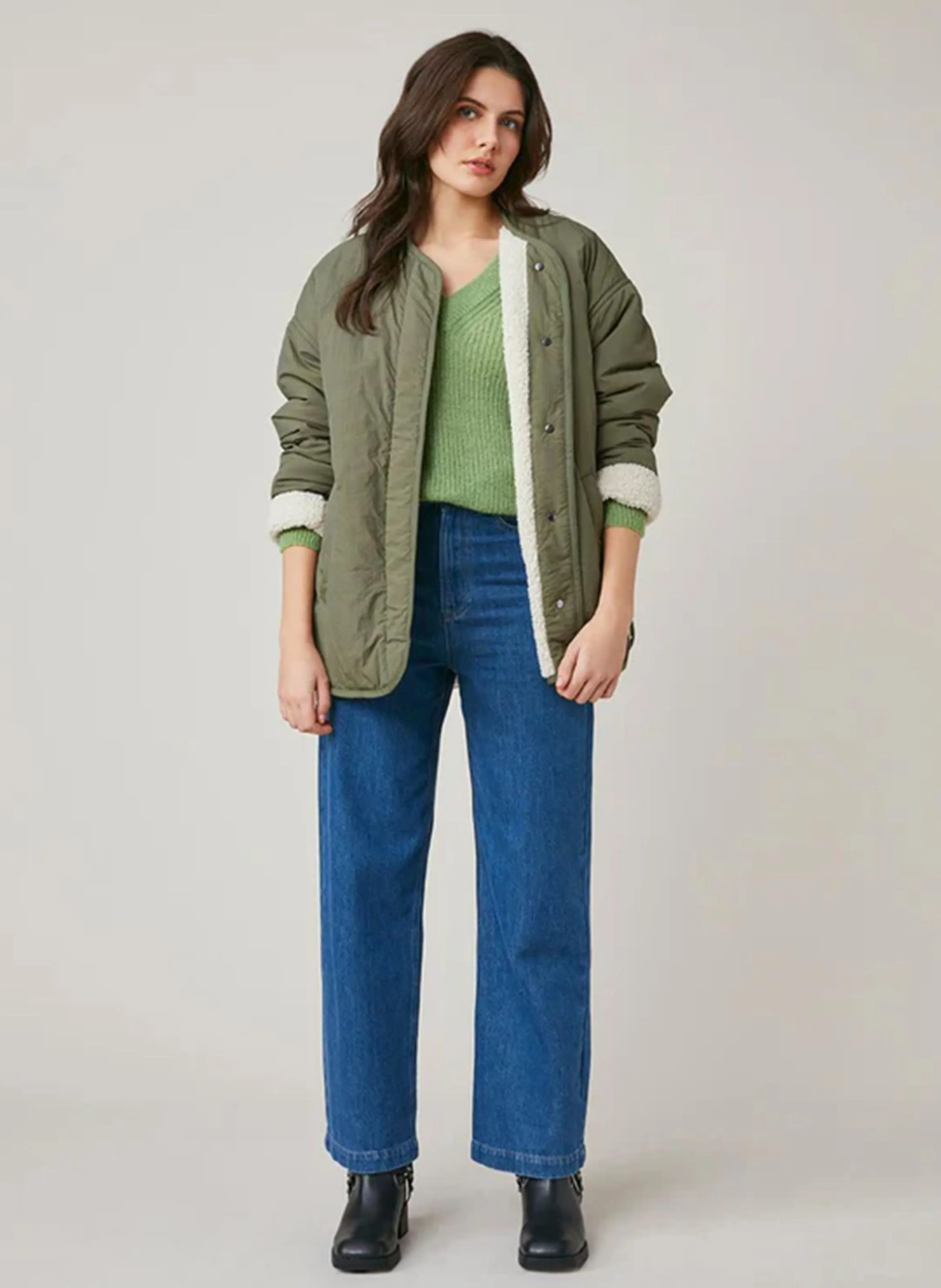 FALLOU  CHAQUETA OVERSIZE REVERSIBLE CON CUELLO EN V EN CAQUI
