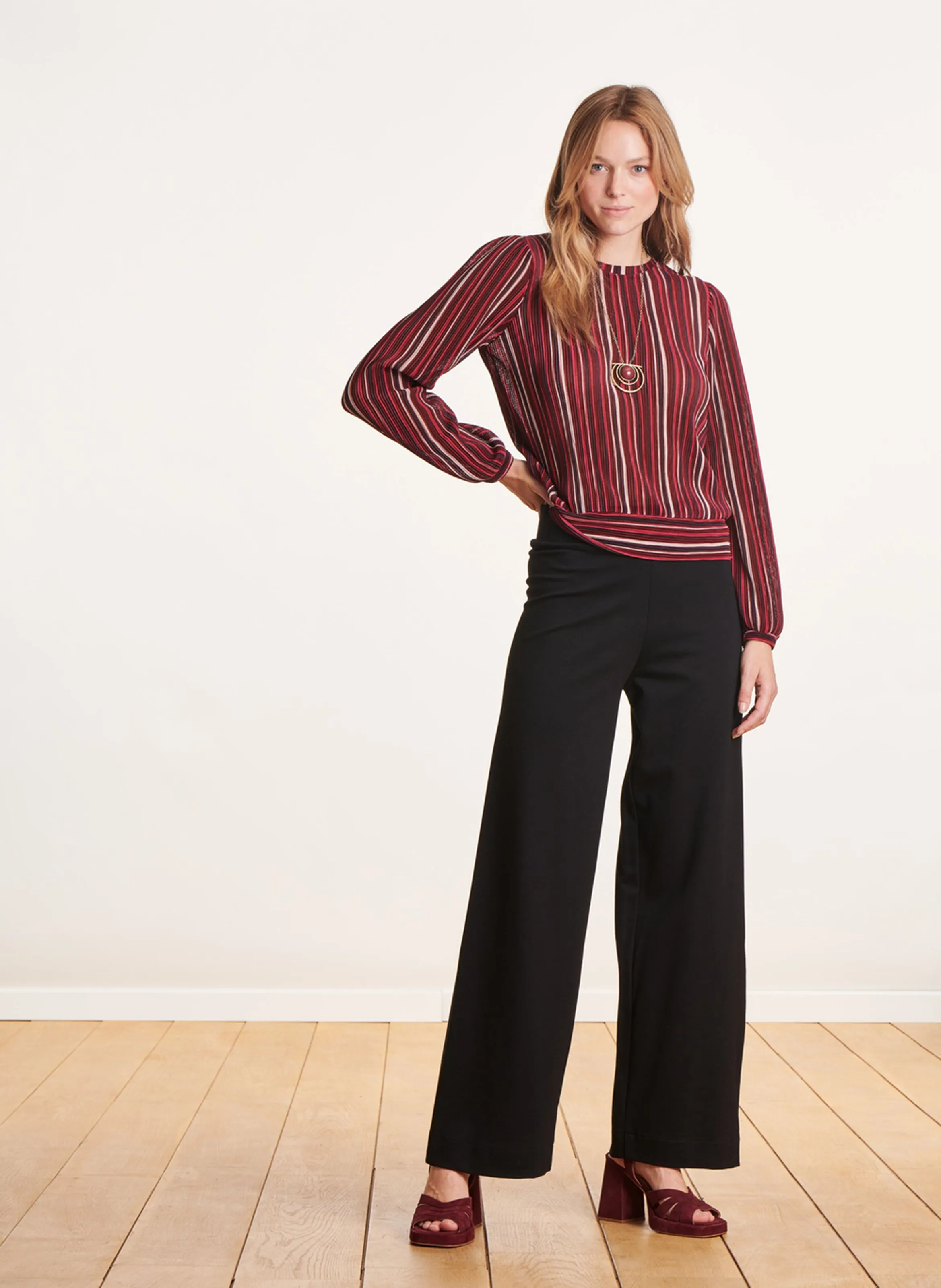 LA FEE MARABOUTEE Pantalón ancho tobillero en negro