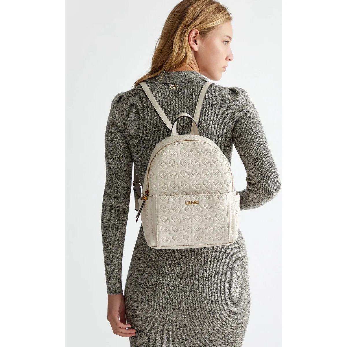 Mochila con logotipo