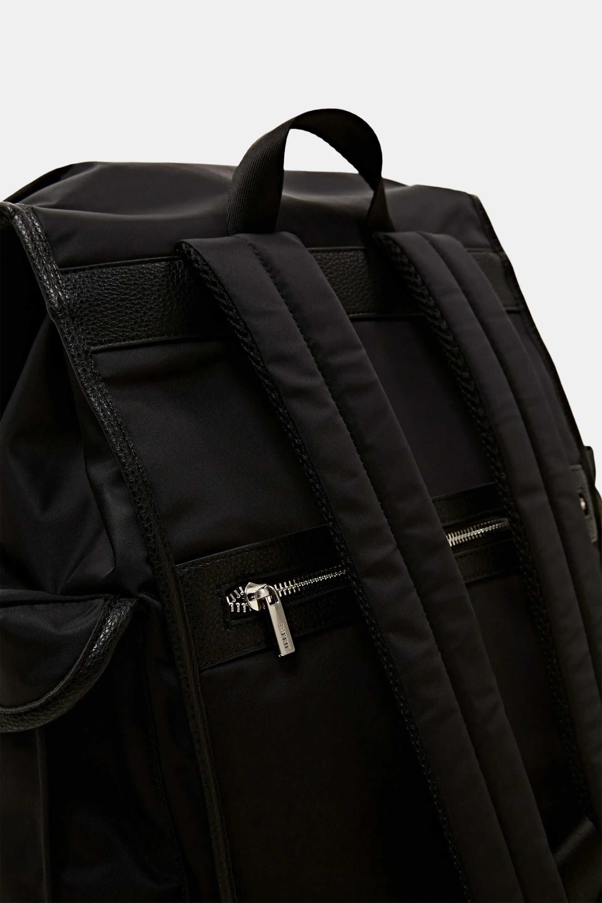 Mochila con solapa