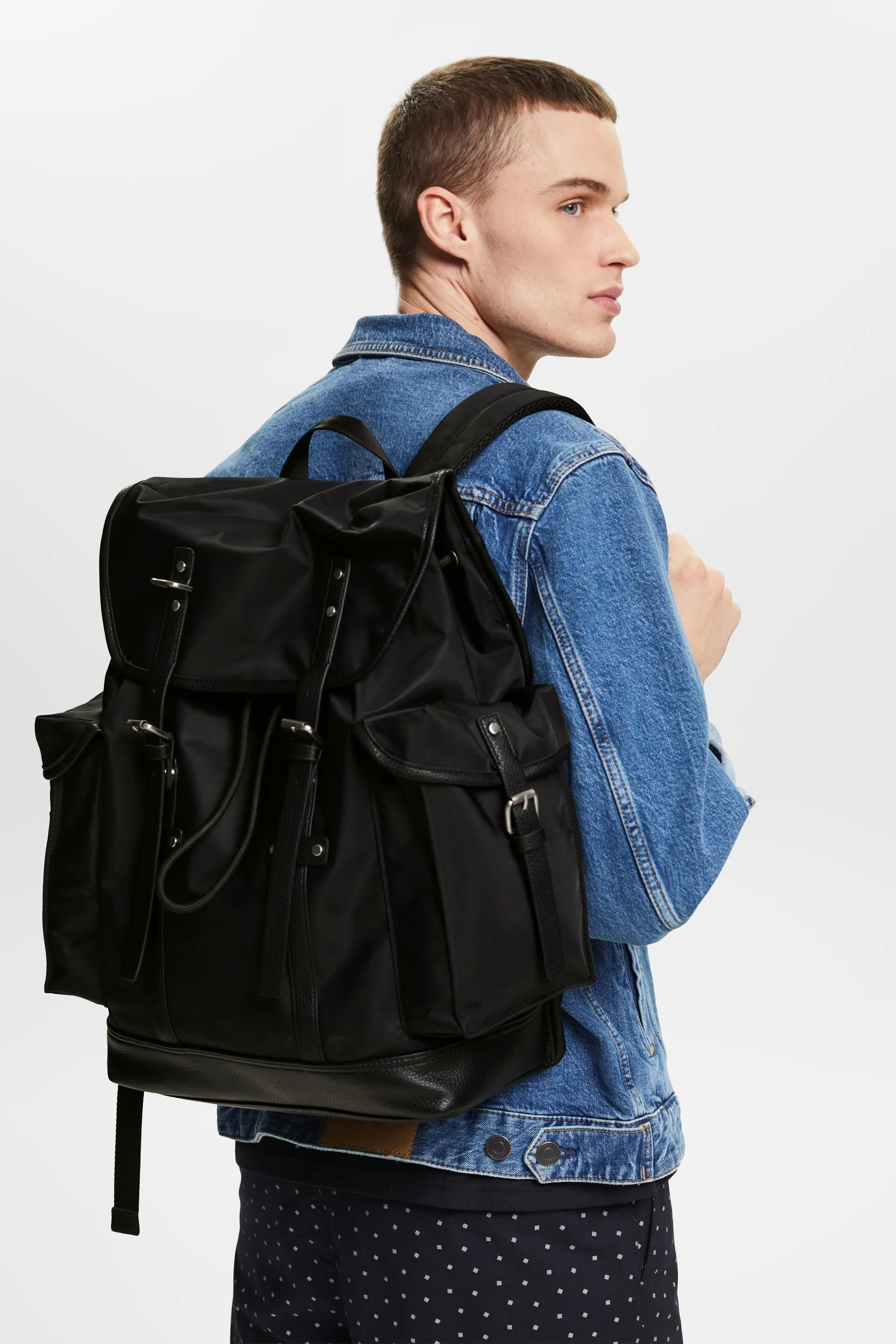 Mochila con solapa