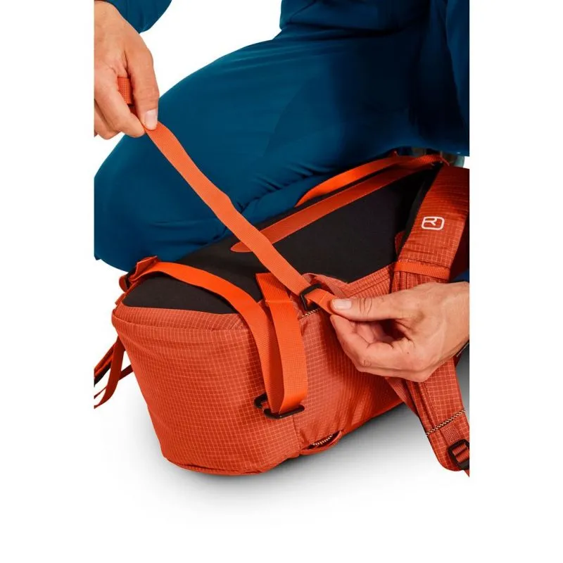 Mochila Ortovox Trad Zero 24 (negro cuervo)