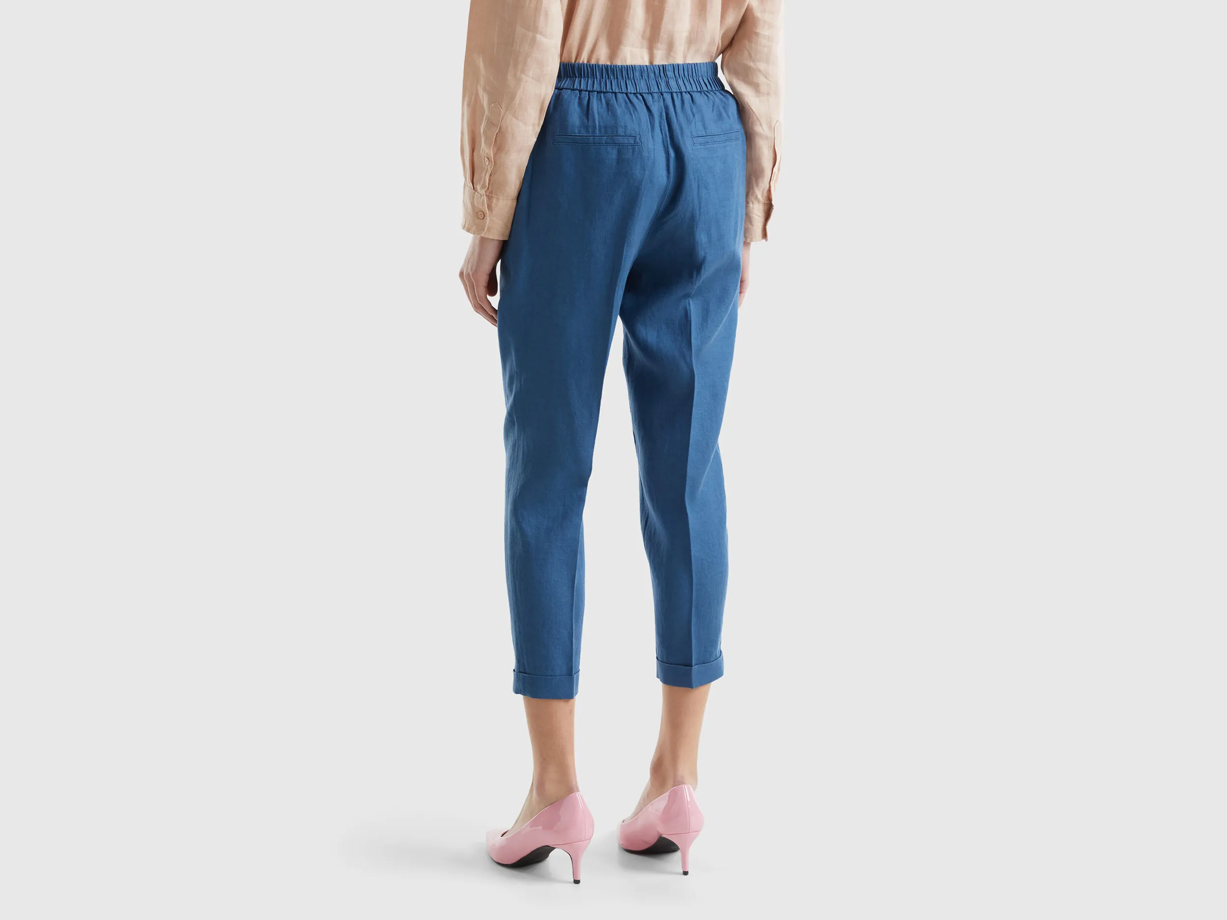 Pantalón cropped de 100% lino