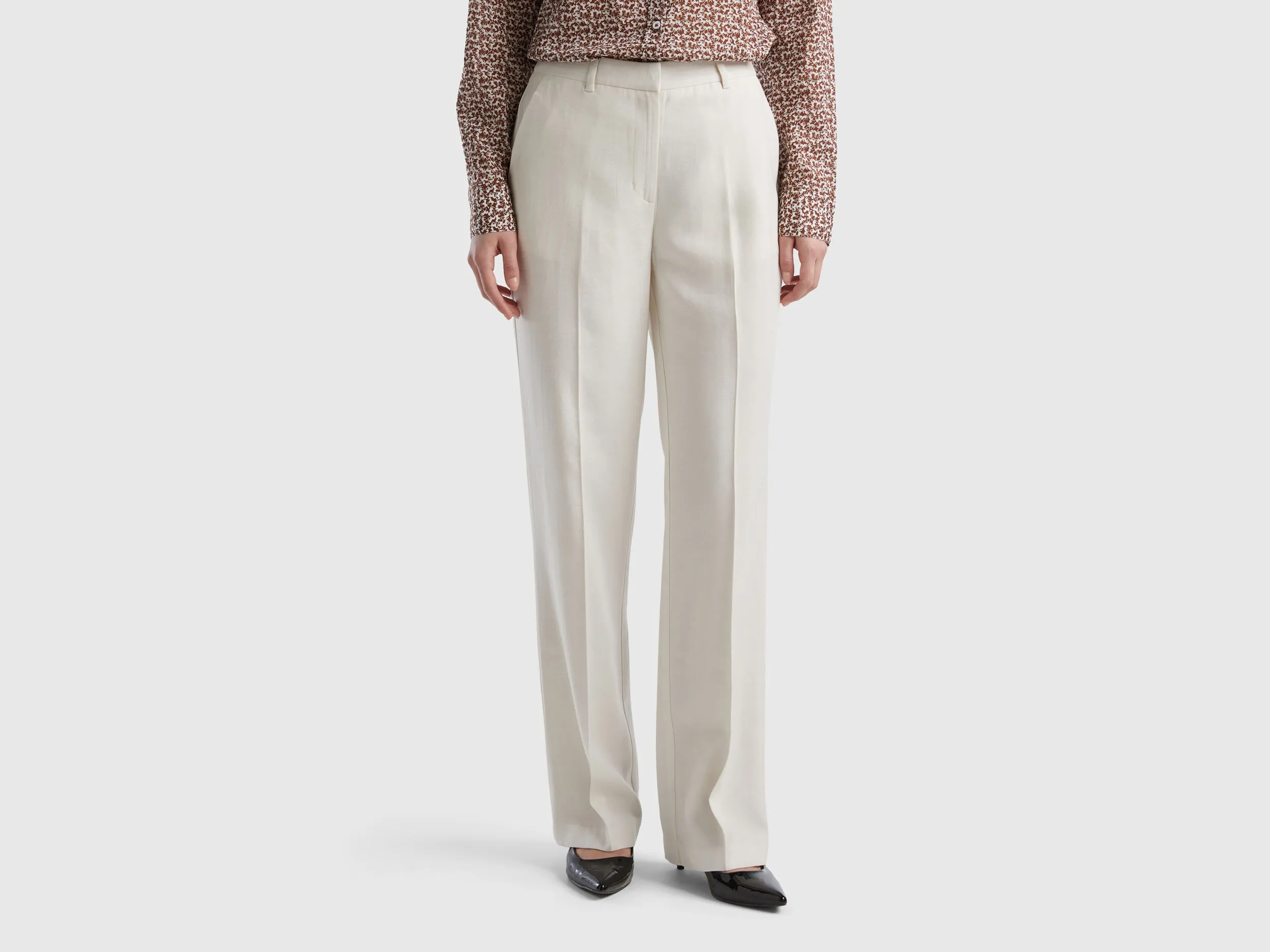 Pantalón de pernera recta con pliegue