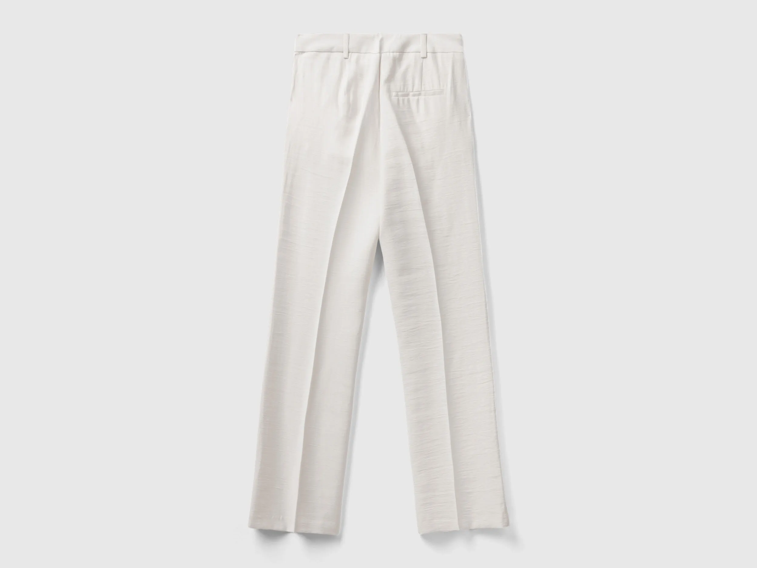 Pantalón de pernera recta con pliegue