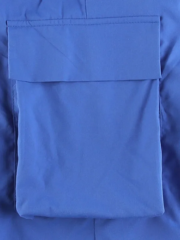Pantalones de pierna recta con bolsillo con corte en V