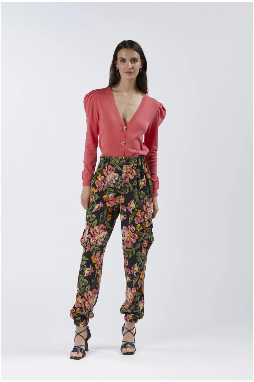 pantalón cargo de tela estampada jungle flower