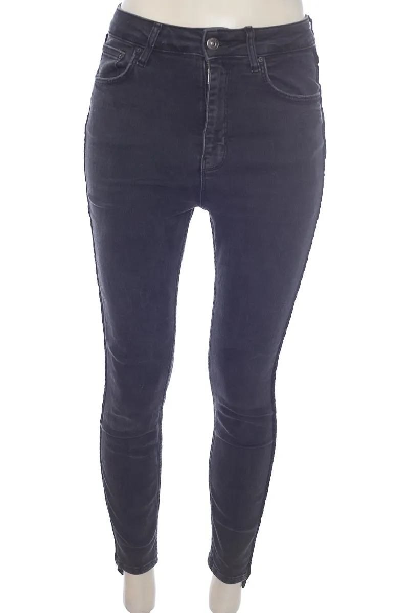 PANTALóN COLOR NEGRO  ZARA