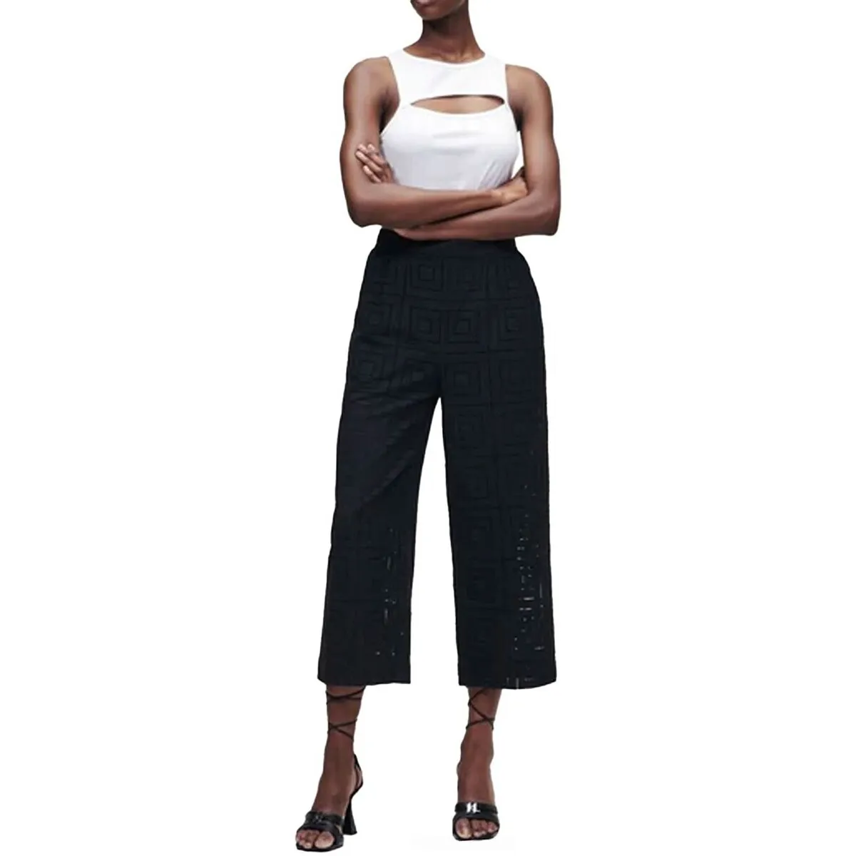  PANTALóN CON BORDADO INGLéS