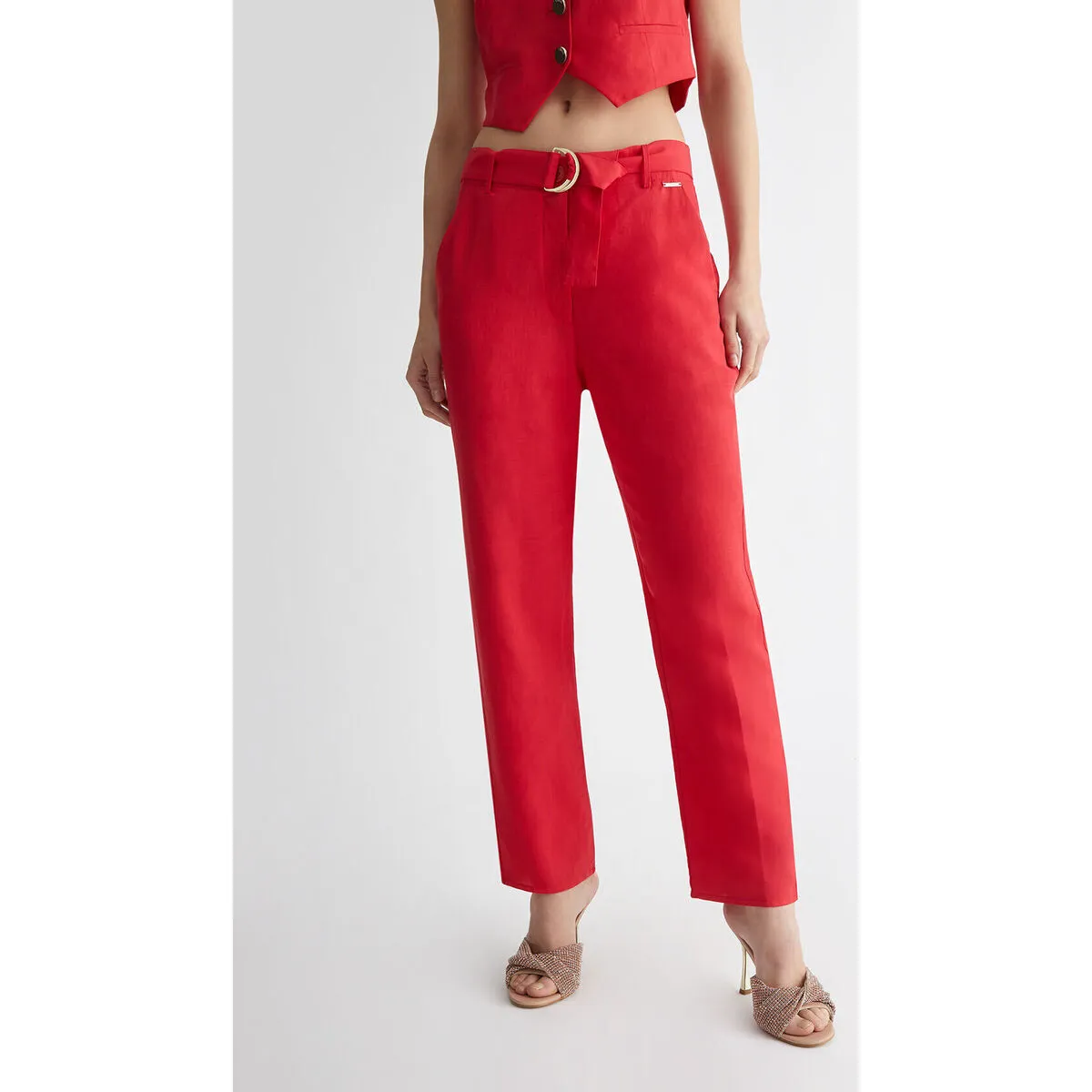 Pantalón con cinturón