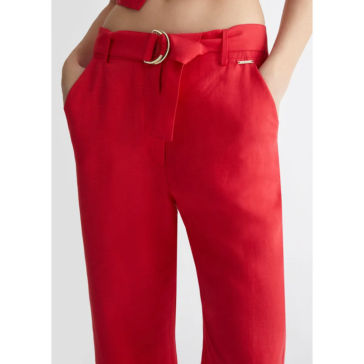 Pantalón con cinturón
