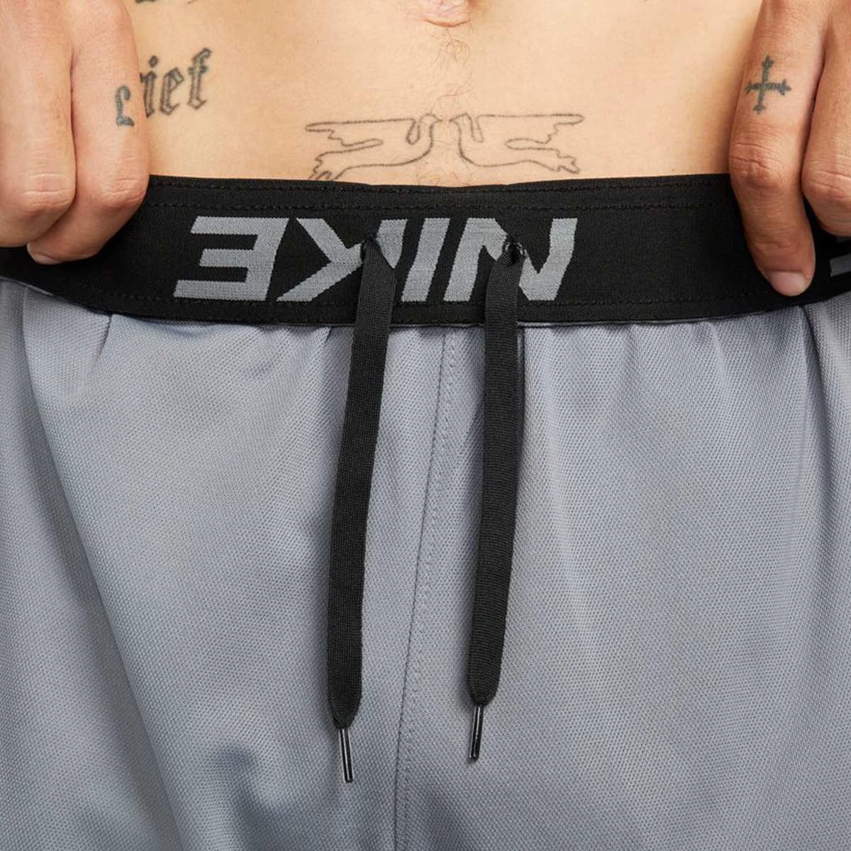 PANTALóN CORTO NIKE DRIFIT TOTALITY